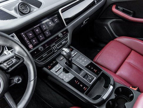 Certified 2023 Porsche Macan image 29