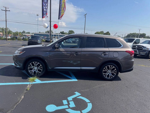 Used 2016 Mitsubishi Outlander GT image 34