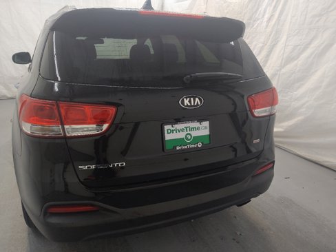 Used 2017 Kia Sorento LX w/ LX Convenience Package image 6