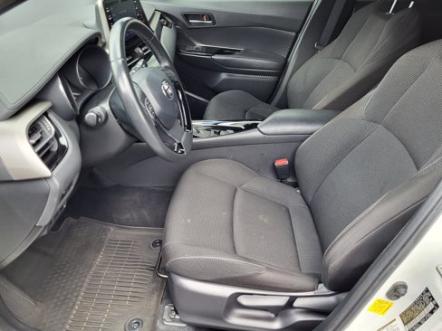 Used 2019 Toyota C-HR XLE image 8