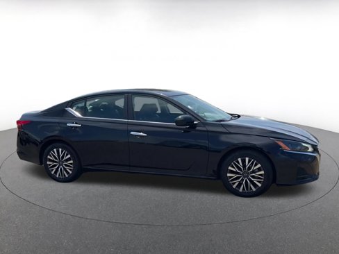 Used 2023 Nissan Altima 2.5 SV image 16