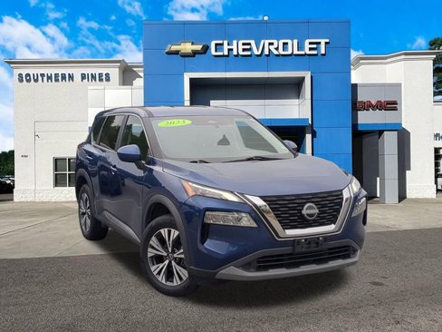 Used 2023 Nissan Rogue SV image 1