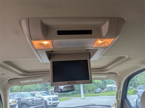 Used 2014 Chevrolet Suburban LT image 15