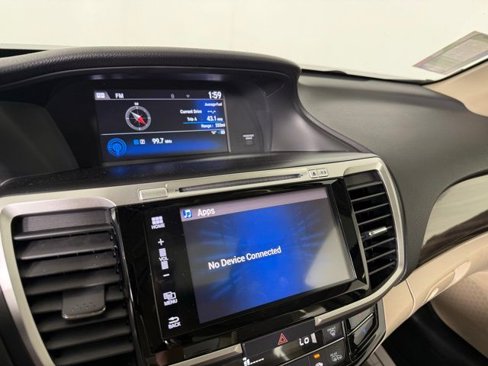 Used 2017 Honda Accord EX-L image 19