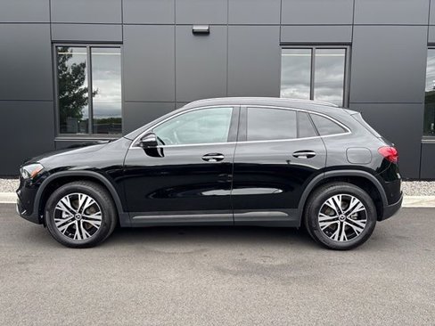 Used 2025 Mercedes-Benz GLA 250 4MATIC image 3