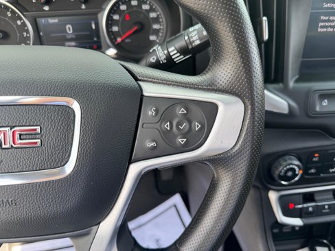 Used 2024 GMC Terrain SLE image 22