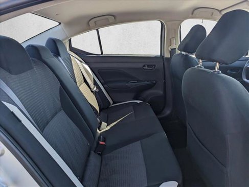 Used 2021 Nissan Versa SV image 19