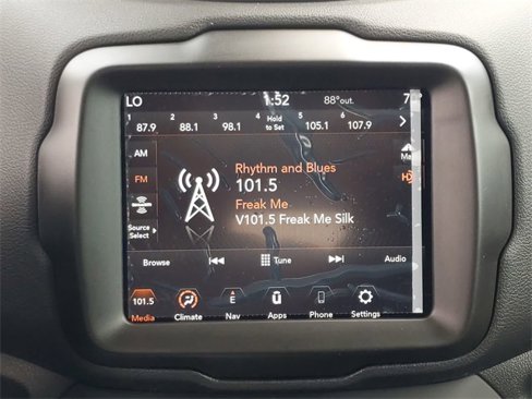 Used 2023 Jeep Renegade Trailhawk w/ Trailer Tow Group image 18