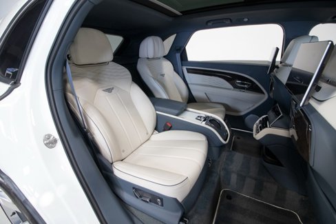 Used 2023 Bentley Bentayga Extended Wheelbase image 70