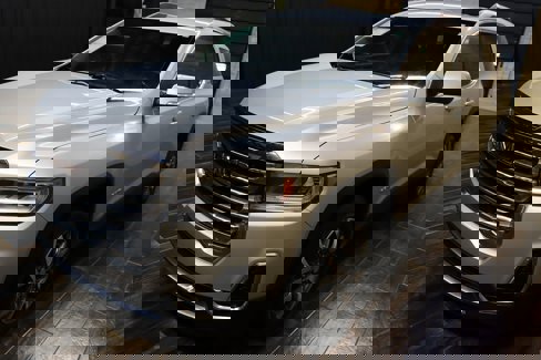 Used 2020 GMC Acadia SLE w/ Driver Convenience Package image 6