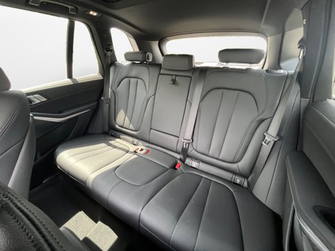 Used 2022 BMW X5 xDrive40i w/ Premium Package image 12