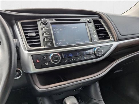 Used 2015 Toyota Highlander Limited image 12