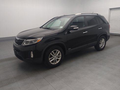 Used 2015 Kia Sorento LX image 2