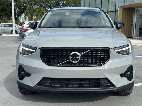 New 2025 Volvo XC40 B5 Plus w/ Protection Package Premier image 5