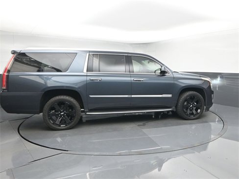 Used 2019 Cadillac Escalade ESV Luxury image 8