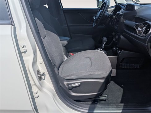 Certified 2020 Jeep Renegade Altitude image 29