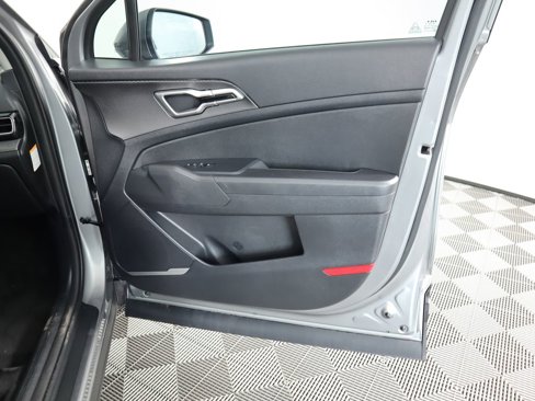 Used 2024 Kia Sportage LX image 25