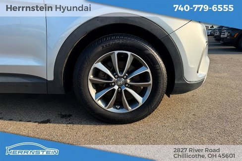Used 2017 Hyundai Santa Fe SE image 29