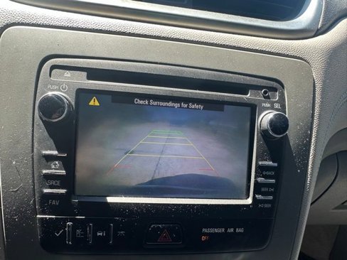 Used 2013 Chevrolet Traverse LS image 17
