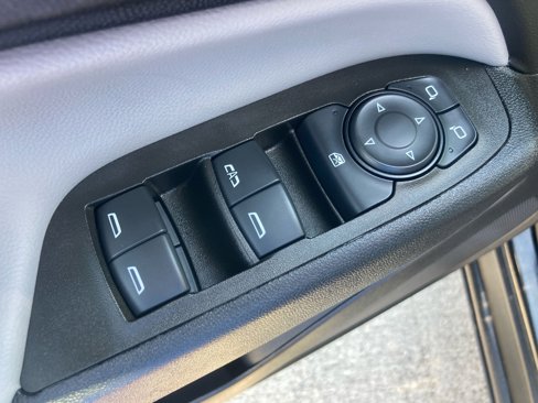 Used 2024 Chevrolet Equinox LS w/ LS Convenience Package image 12