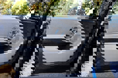 Used 2015 BMW i3 w/ Range Extender image 16
