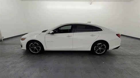 Used 2020 Chevrolet Malibu LT w/ Leather Package image 5