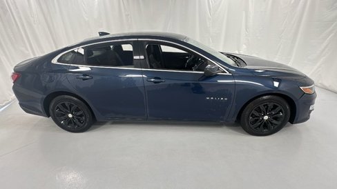 Used 2020 Chevrolet Malibu LT image 2