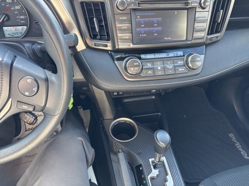 Used 2015 Toyota RAV4 XLE image 17