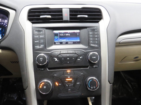 Used 2014 Ford Fusion SE image 18