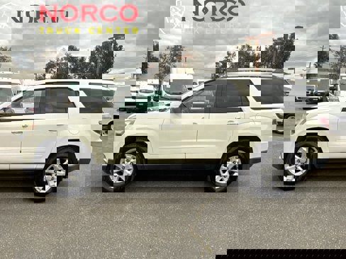 Used 2015 GMC Acadia SLE image 5