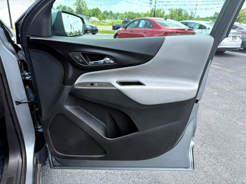 Used 2023 Chevrolet Equinox LT w/ Driver Convenience Package image 21