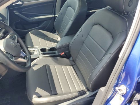 Used 2024 Volkswagen Jetta SE image 26