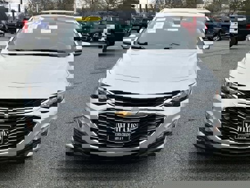 Used 2022 Chevrolet Malibu LT image 2