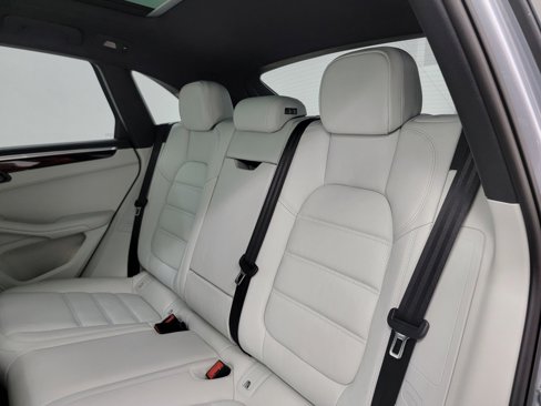 New 2025 Porsche Macan S image 16