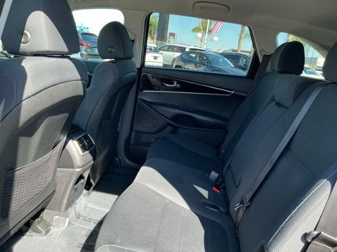 Used 2019 Kia Sorento LX image 22