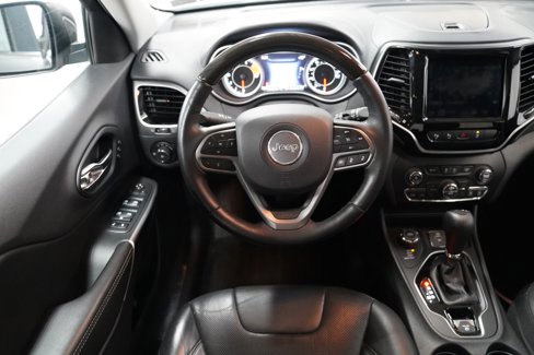 Used 2019 Jeep Cherokee Overland w/ Technology Group image 12