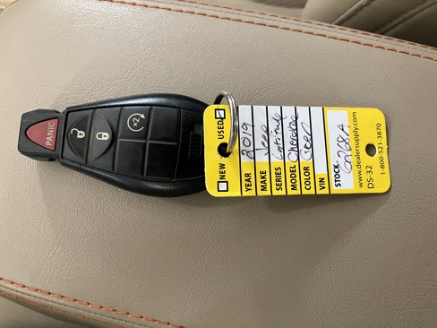 Used 2019 Jeep Cherokee Latitude w/ Cold Weather Group image 19