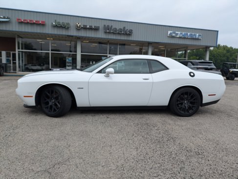 Used 2017 Dodge Challenger R/T image 3