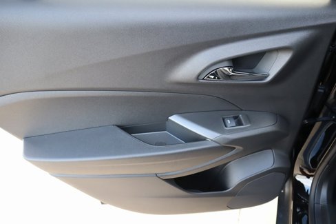 New 2025 Chevrolet Trax RS w/ Sunroof Package image 15