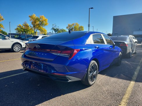 Used 2023 Hyundai Elantra SEL image 3