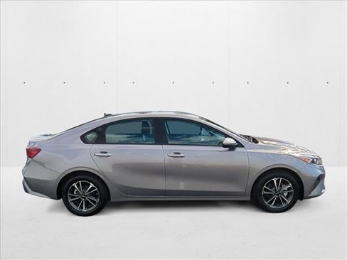 Used 2023 Kia Forte LXS w/ LXS Technology Package image 4