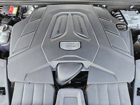 Certified 2021 Porsche Cayenne Coupe image 30