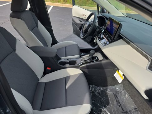 New 2025 Toyota Corolla LE image 10