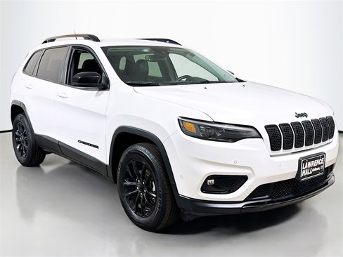 Used 2023 Jeep Cherokee Altitude Lux image 3