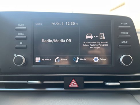 Certified 2025 Hyundai Elantra SE image 38