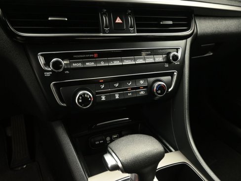 Used 2020 Kia Optima LX image 16