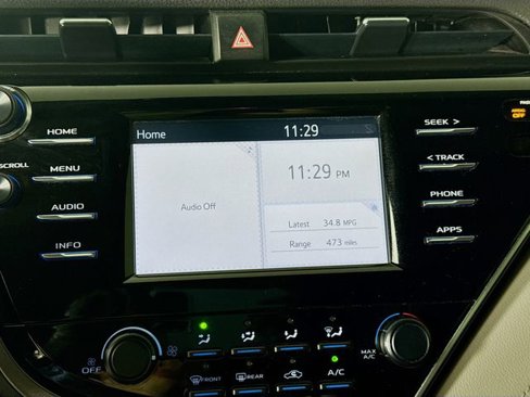 Used 2018 Toyota Camry L image 16