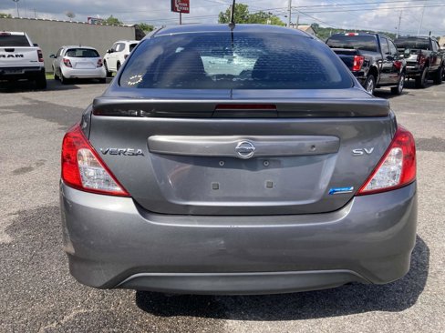 Used 2016 Nissan Versa SV image 3