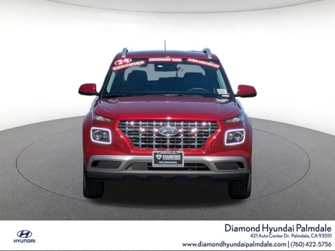Used 2024 Hyundai Venue Limited image 2