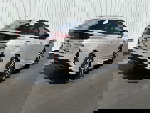 Used 2021 Toyota Prius Prime XLE image 6
